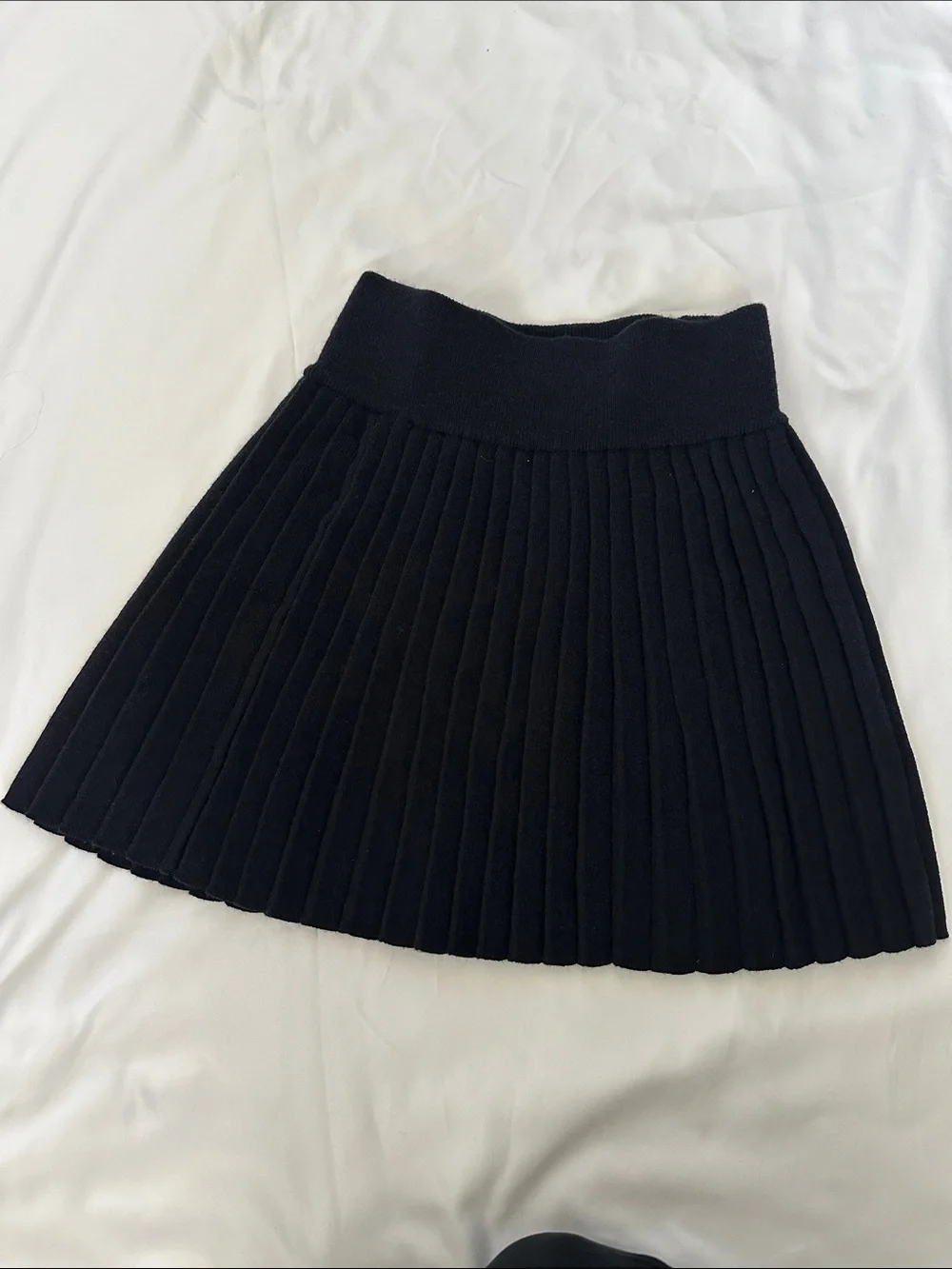 Commense Pleated Knit Mini Skirt - Black Size Medium